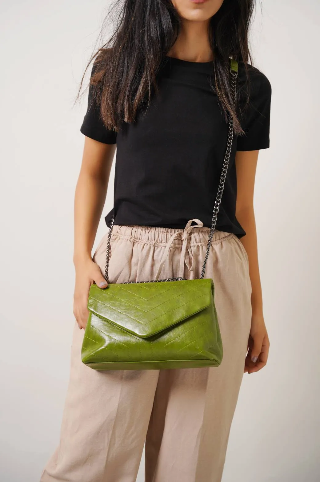 CROSSBODY ENVELOPE BAG