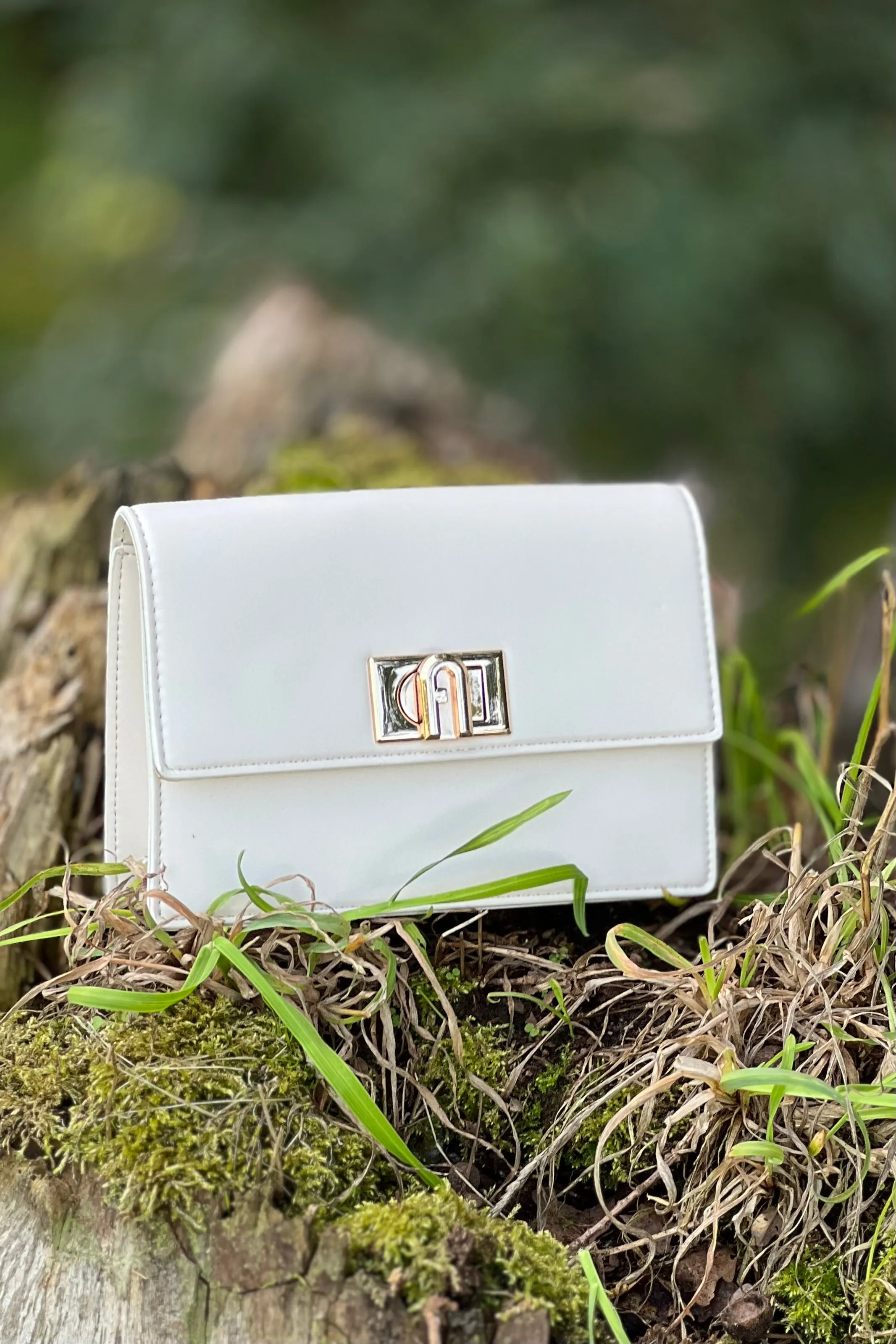 Darling Clutch - Creamy White